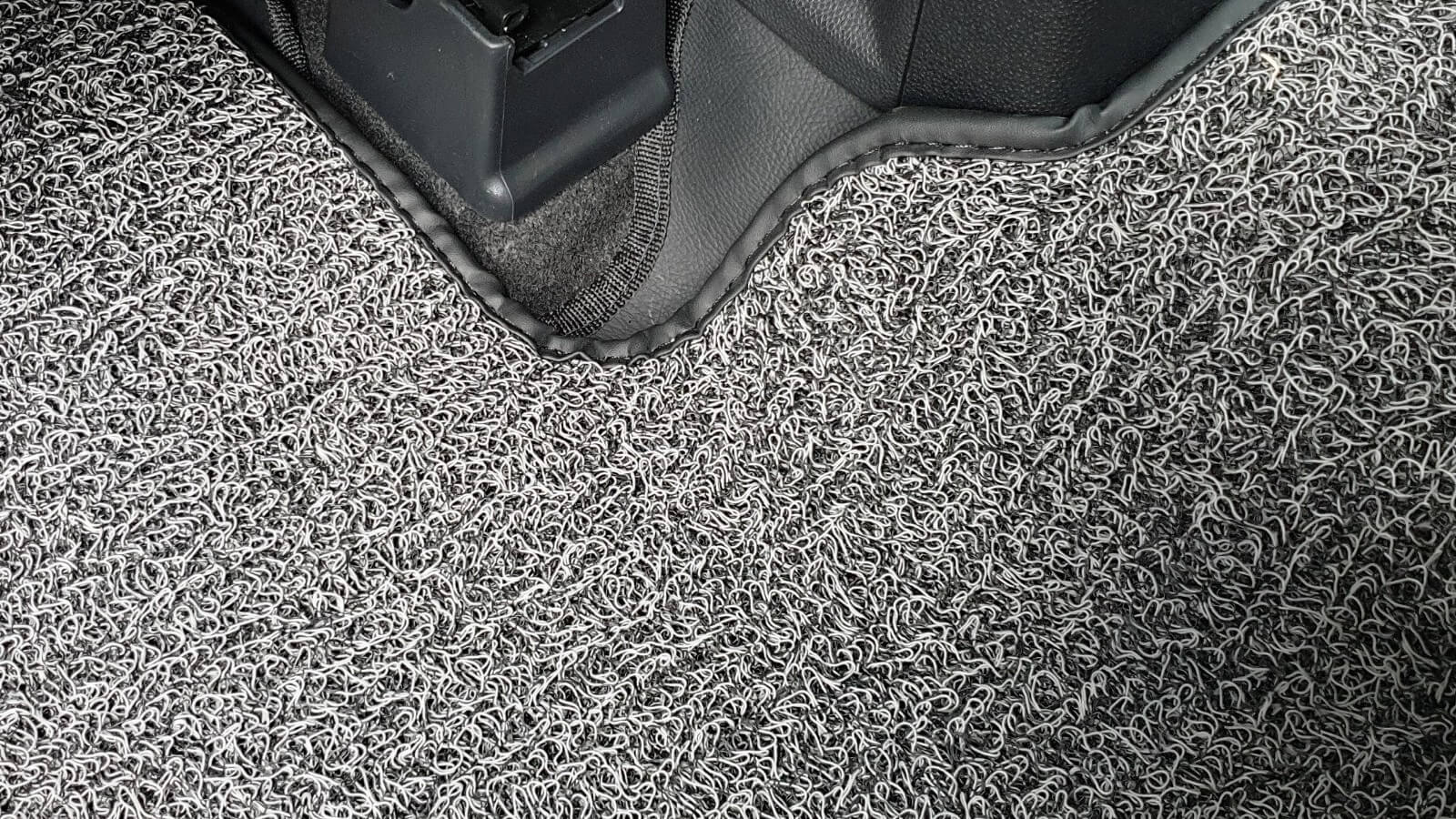 Thảm lót sàn ô tô dạng thảm rối