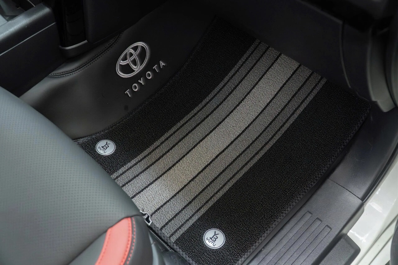 Thảm rối lót sàn xe Toyota Hilux