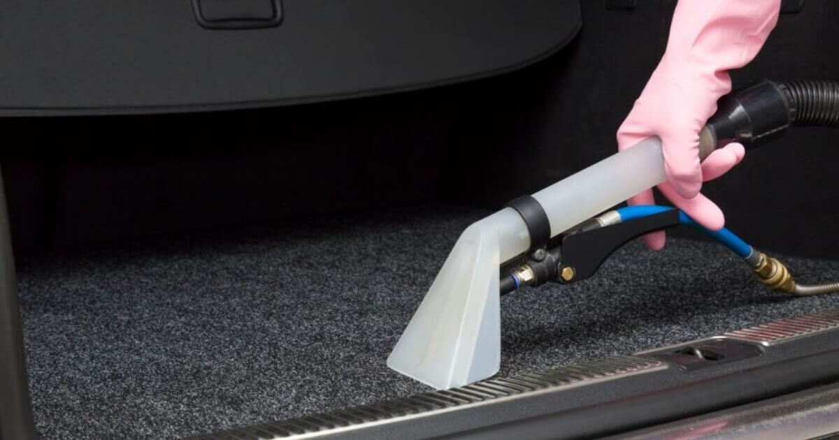 Vệ sinh thảm lót sàn ô tô chuyên dụng