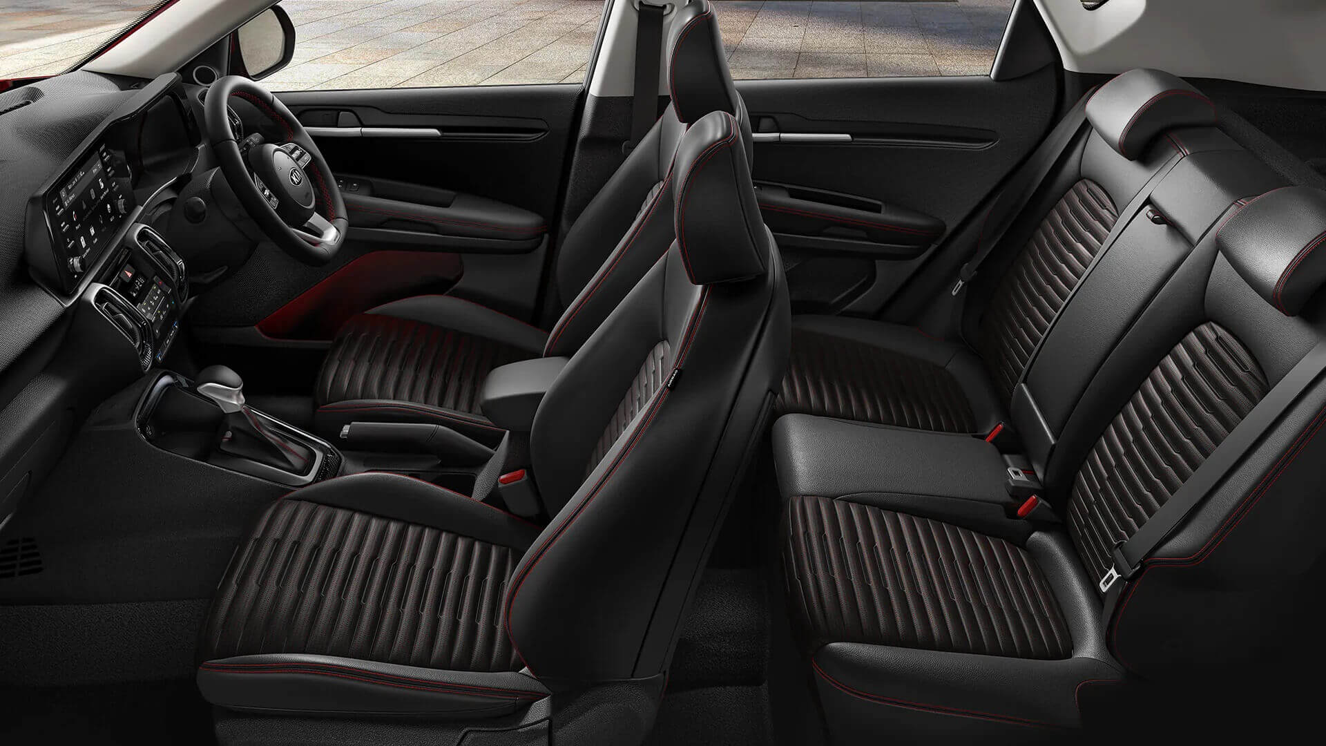 Thảm lót sàn ô tô thiết kế chuẩn form, đảm bảo an toàn khi lái xe.