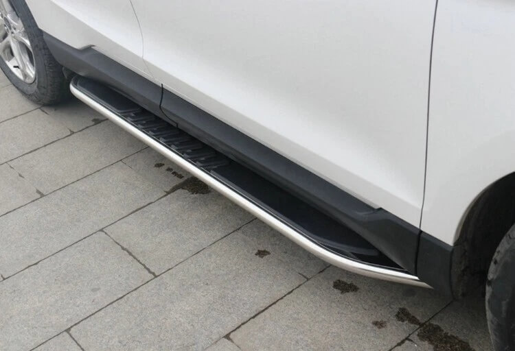 Bậc lên xuống xe Toyota Wigo chất liệu thép phủ sơn tĩnh điện