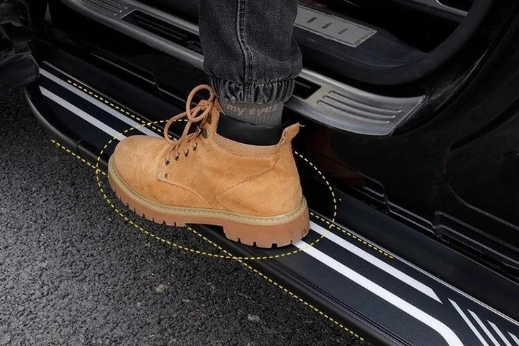 Bậc lên xuống xe VinFast VF9 gây ồn, rung lắc