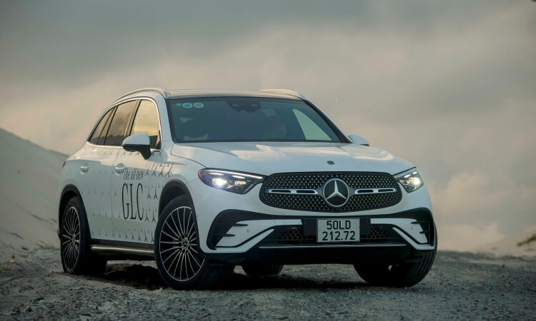 Việc lắp thêm bậc lên xuống ô tô cho Mercedes-Benz GLC liệu có cần thiết?