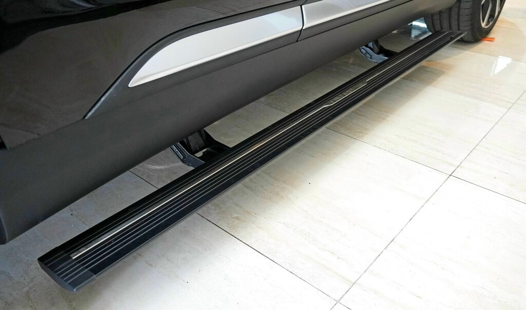 Bậc lên xuống xe MG4 EV điện tự động