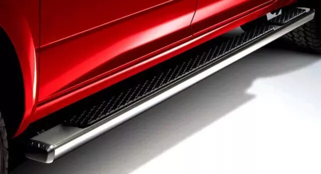Bậc lên xuống xe Mazda 6 chất liệu thép không gỉ