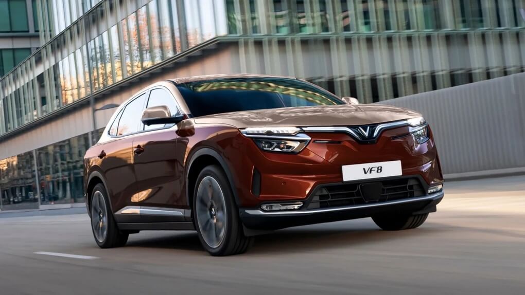 bậc lên xuống ô tô VinFast VF8 chuẩn khung gầm xe, tăng tiện nghi và an toàn