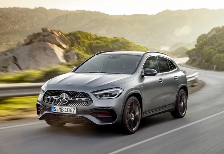 Bậc lên xuống ô tô có làm mất đi vẻ sang trọng vốn có của xe Mercedes-Benz GLA?