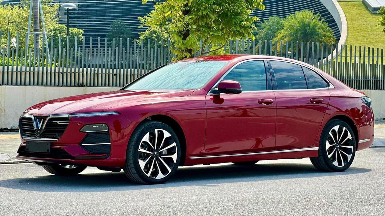 Tăng tính thẩm mỹ ngoại thất với bậc lên xuống ô tô